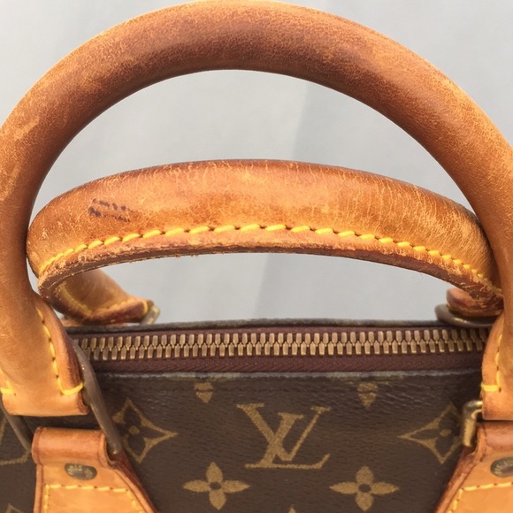 Louis Vuitton Alma Bag - Picture 2 of 8
